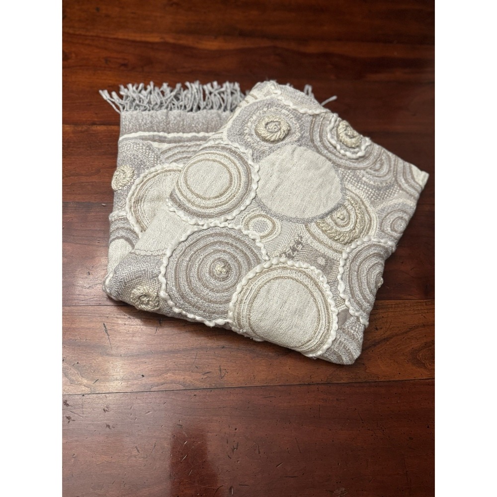 Barhú Jena Beige White Embroidered‎ Coverlet Blanket Concentric Circles & Fringe